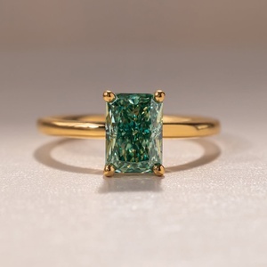 Anillo de Moissanita Verde Radiante de Lujo, Regalo de Aniversario de Oro, Joyería Nupcial, Precio de Fabricante Personalizado - Product Image 2