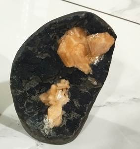 Steelbite con Chelsidony Natural Geode Cluster Minerals Pcs DE LA India Standing Piece - Product Image 1