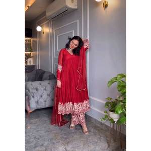 ชุดสูทนักออกแบบ Zulfat คอลเลกชันใหม่พร้อม Plazo และ Dupatta พิมพ์ลายสําหรับขายที่มารีสั่งซื้อจํานวนมาก - Product Image 1