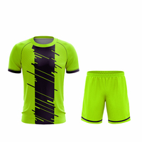 Tenue de football pour enfants de haute qualité 2024, uniformes de football orange et vert sublimés personnalisés, nouveau design, 100% polyester, logo personnalisé, short