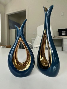 Blue Ceramic Vase With Lavish Finished For Luxury Home Decor Center <b>Table</b> Styling Special <b>Occasion</b> And Everyday Display - Product Image 4