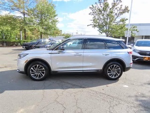 Used 2020 Lin. coln Corsair Standard Clean Car - Product Image 2