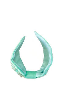 Diadema de Lujo con Cuentas Hechas a Mano, Acabado de Calidad de Exportación, Diseño Floral de Enrejado, Accesorio para el Cabello con Tela Bordada - Product Image 4