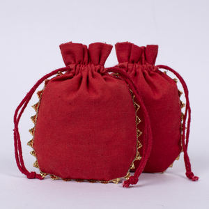 Pochette en velours à cordon personnalisable en gros, fabrication artisanale, rangement de bijoux, biodégradable, rouge indien, 3x4 pouces, Craftjaipur - Product Image 4