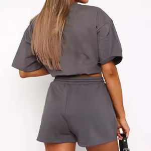 Ensemble t-shirt et short en coton 100% pour femmes de qualité supérieure Logo personnalisé Vêtements décontractés légers et solides Service OEM Lavage léger pour femmes - Product Image 3