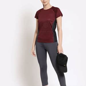 Camiseta Deportiva Transpirable y de Fácil Manejo con Tacto Suave y Diseño Flexible - Product Image 1