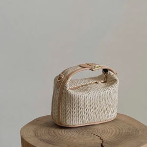 Sac en paille avec rabat en cuir PU, pochette chic, sac à bandoulière, style fait main pour les voyages et l'usage quotidien - Product Image 5