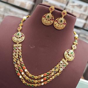 Conjunto de collar chapado en oro de diseño único exclusivo de aspecto real de alta calidad con pendientes para colección de boda para mujer - Product Image 2