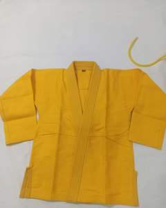 Uniforme de Karate Gi ligero de primera calidad para adultos y niños, traje de artes marciales duradero con cinturón a la venta - Product Image 3