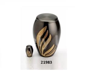 Urnas para adultos de cremación de latón negro con llama dorada grabada con recuerdo para cenizas humanas, bolsa de terciopelo gratis - Product Image 1