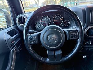 รถจี๊ปแรงเลอร์ อันลิมิเต็ด ซาฮาร่า 4x4 รุ่นฉลองครบรอบ 75 ปี ปี 2016 สภาพดีเยี่ยม ราคาสุดคุ้ม พร้อมส่ง - Product Image 2