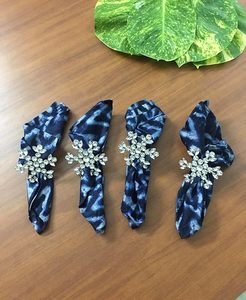 Flocon de neige rond de serviette boucles de serviette en métal pour mariage dîner de noël ajoute du charme à votre table à manger décor papier bois - Product Image 6