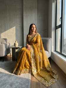 ผ้าส่าหรีชีฟองเนื้อนุ่มพิเศษสำหรับผู้หญิง พร้อมลายปักขอบแบบงานฝีมือประณีต ดีไซน์หรูหรา ผลิตในอินเดีย - Product Image 6