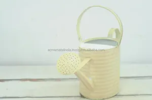 Regadera en lata galvanizada con acabado amarillo, perfecta para el cuidado de flores al aire libre, hoteles y restaurantes, herramienta de jardín elegante - Product Image 4