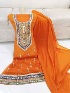 Robe de mariée pour femmes pakistanaises Lehenga Choli en velours de travail Nakshi Dabka de qualité supérieure - Product Image 5