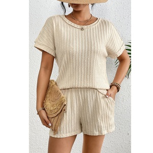 Conjuntos de ropa informal holgada con estampado de señora de verano de alta calidad para mujer, Camiseta corta cruzada para mujer, conjunto de pantalón corto de proveedor de BD - Product Image 6