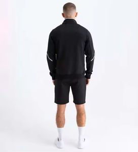 Nouveau sweat à capuche inspiré du streetwear pour hommes OEM avec ensemble short décontracté idéal pour les sports de plein air et les ensembles de sweat à capuche et de shorts à usage décontracté - Product Image 2