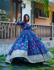 Vêtements de fête indiens Long Anarkali pour femmes Disponible au prix du fabricant 2024 - Product Image 3