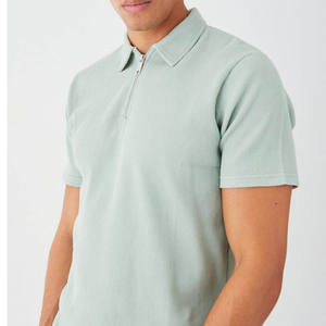 Conjunto de camiseta y pantalones cortos de verano con logotipo personalizado de diseño novedoso 2025 estilo informal transpirable de algodón de alta calidad - Product Image 3