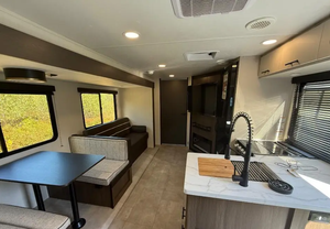 Caravane de voyage d'occasion abordable 2025 2024 2023 Westbrook Luxury 285BHLC Forest River – Camping-car et motorhome - Product Image 2