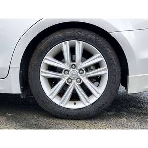 Toyota Crown 2015 d'occasion – Berline avec conduite à droite/gauche, boîte manuelle/automatique, essence/électrique, intérieur cuir, caméra de recul, pneus R16/R18 - Product Image 4