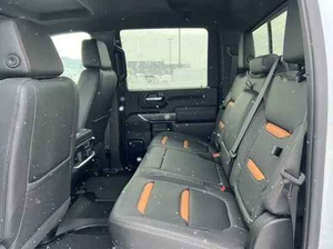 Increíble Camioneta G-M-C Sierra 2500HD AT4 2023 Usada en Perfectas Condiciones, Cabina Doble, Tracción en las Cuatro Ruedas, Volante a la Izquierda, Asientos de Cuero, 50001-75000 Millas, Cámara Trasera - Product Image 6