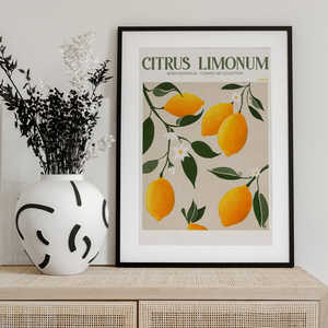 Délice d'Agrumes Dorés : Motif Nature Morte Élégant - Product Image 1