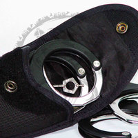 Meilleures ventes : Étui tactique portable en nylon personnalisé pour menottes, avec boucle en acier et fonction de détection d'aiguilles, pour la protection personnelle