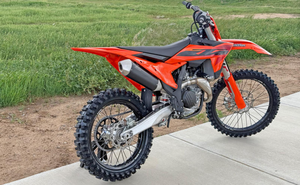 Prix réduit KTMs 450SX-F 2024 Disponible pour l'expédition dans le monde entier - Product Image 2