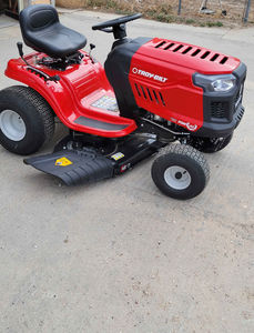 Tracteur à roues Snapper SPX110 Top Garden Machinery, transmission par engrenages, 4 roues motrices, éjection latérale, moteur bicylindre en V, composants principaux du moteur, boîte de vitesses - Product Image 3