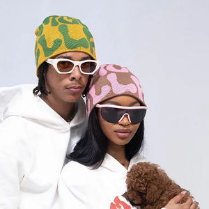 2025 Logo personnalisé hiver Jacquard Beanie sport Snapback casquette de Golf pour hommes en plein air mode chaud tricot bonnets avec motif de lettre - Product Image 4