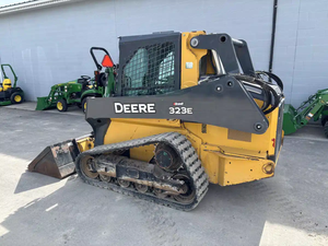 Cargadora de orugas John Deere 323E asequible, con tracción en las 4 ruedas y alto momento de carga - Product Image 5