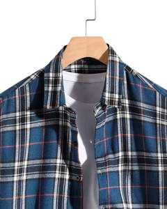 Chemise en flanelle à carreaux bleu et noir pour homme, personnalisée par le fabricant, boutonnée, manches longues, décontractée, avec poche poitrine, tissu doux et chaud - Product Image 4