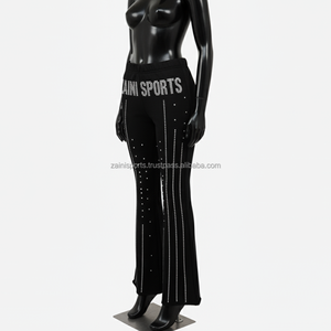 Pantalones de Mujer con Corte Acampanado, Tela de Poliéster Premium de 320 GSM, Color Negro, Logotipo Personalizado, Diseño con Pedrería Termoadhesiva, Corte Elegante - Product Image 4