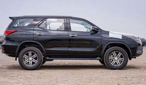 TOYOTA FORTUNER 2025 SUV, Motor Diésel 4.1-6L, Euro V, Color Oscuro, R20, Turbo Izquierdo, Transmisión Automática - Product Image 4