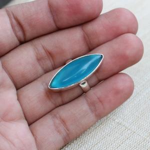 แหวนพลอยคาลซิโดนีสีน้ำ925ตัดเย็บด้วยเงินสเตอร์ลิงแฮนด์เมดแหวนชั้นดีดีไซน์โดดเด่นไม่เหมือนใครเครื่องประดับอัญมณีสำหรับชุดไปงานปาร์ตี้ของผู้หญิง - Product Image 5