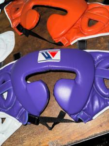 Vente en gros de protège-tête de boxe de qualité supérieure en cuir véritable personnalisé disponible - Product Image 3