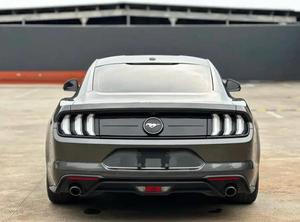 ฟอร์ดมัสแตง2022มือสองพร้อมเบาะหนังสีภายในรถ AWD Drive ควบคุมความเร็วคงที่