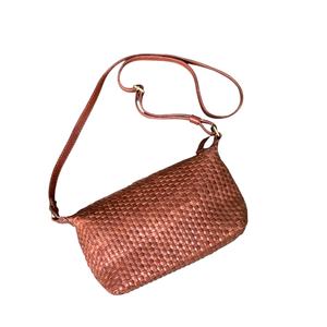 Sac à bandoulière en cuir véritable tissé à la main de haute qualité Style de mode bohème d'Indonésie fermeture à glissière pour le printemps/été - Product Image 3