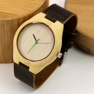 Unisex <span class=keywords><strong>legno</strong></span> di bambù orologio da polso fatto a mano vera pelle di mucca cinturino <span class=keywords><strong>in</strong></span> <span class=keywords><strong>legno</strong></span> orologio regalo di anniversario per lui e lei - Product Image 6