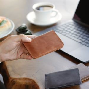 Portefeuille porte-cartes unisexe minimaliste avec coutures durables - Product Image 3