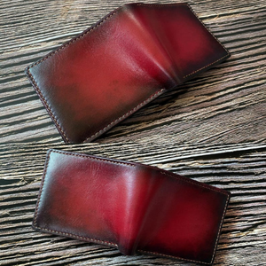 Tarjetero de Cuero Rojo Hecho a Mano para Hombre, con Hilo Decorativo, Costuras en Negro, Color Personalizado, Regalo Personalizado - Product Image 4