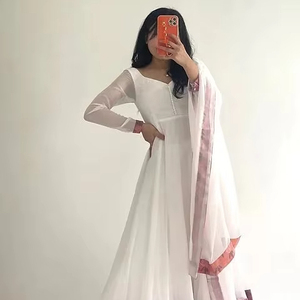 Beau costume de créateur-Pent et Dupatta avec dentelle - Product Image 1