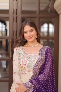 Designer Belle Cosmos Tissage Jequard Avec Perles Brodées Travail Robe Fabricant d'Inde - Product Image 3