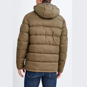 Chaqueta acolchada térmica que ofrece un aislamiento térmico, un ajuste cómodo y un material resistente y duradero. - Product Image 4