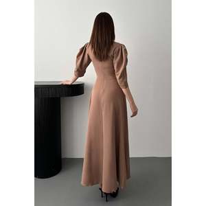 Vestido largo color camel con abertura frontal y detalle de lazo - Camel - Product Image 5