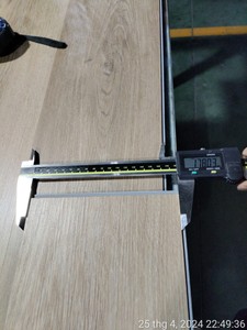 Suelo de PVC SPC de estilo europeo al por mayor, cubierta de vinilo resistente al desgaste para uso interior de dormitorios, fabricado en Vietnam - Product Image 3