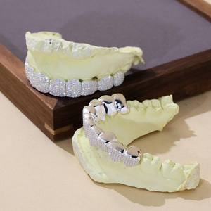 Juego de Grillz de Lujo Plateados con Incrustaciones de Moissanita Redonda con Corte Brillante para Unisex, Diseño de Dientes de Hip Hop para Fiestas - Product Image 1
