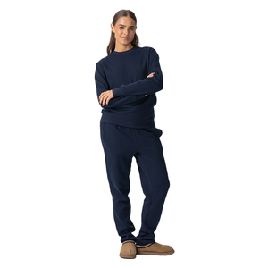 Sweat-shirt confortable à manches longues pour femmes, col rond décontracté, en tissu doux pour un usage quotidien, la détente et les activités de plein air - Product Image 4