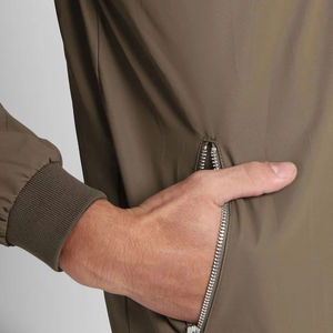 Veste bomber pour homme en toile imperméable personnalisée 2025, col rond, logo personnalisé sur le devant, haute qualité, doublure en polaire d'hiver, séchage rapide - Product Image 6